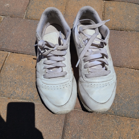 Reebok - Picture 3 of 3